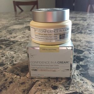 NEW IT Cosmetics Confidence in a Cream